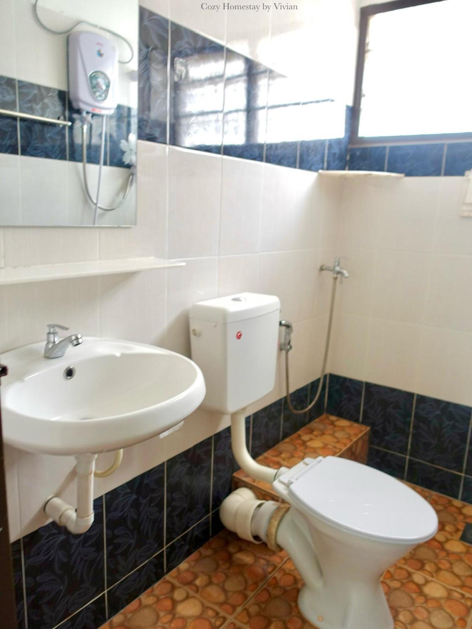 Cozy For 10-13pax Holiday home *