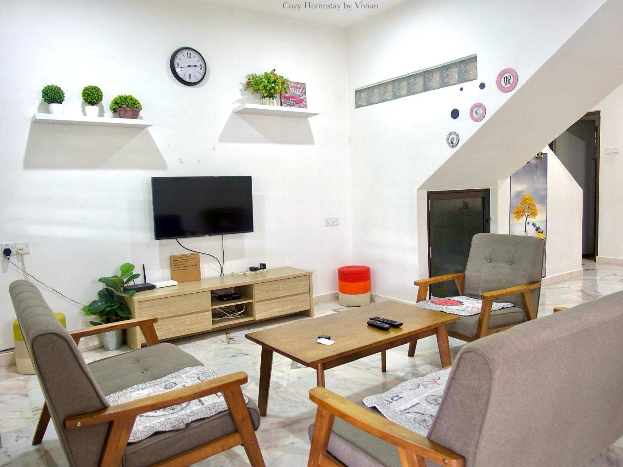 Cozy For 10-13pax Holiday home *